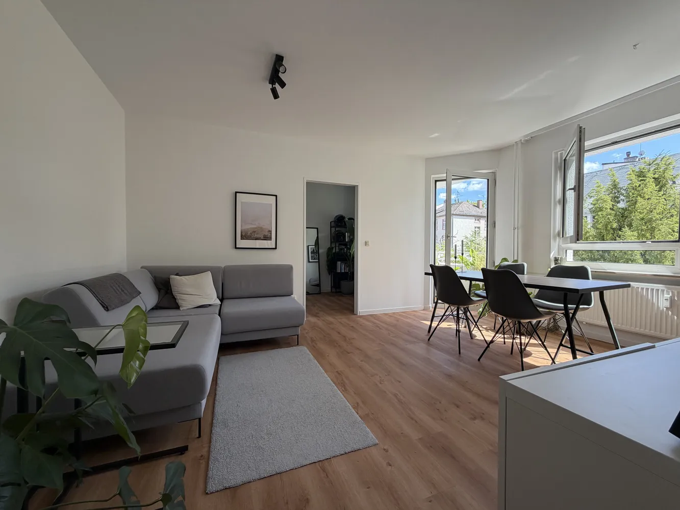 2 room apartment with 43 m² in Frankfurt am Main – Photo 1