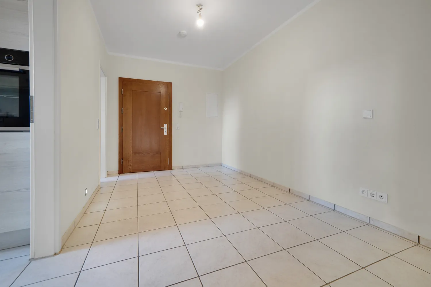 2 Zimmer Wohnung mit 81 m² in Wiesbaden – Bild 7