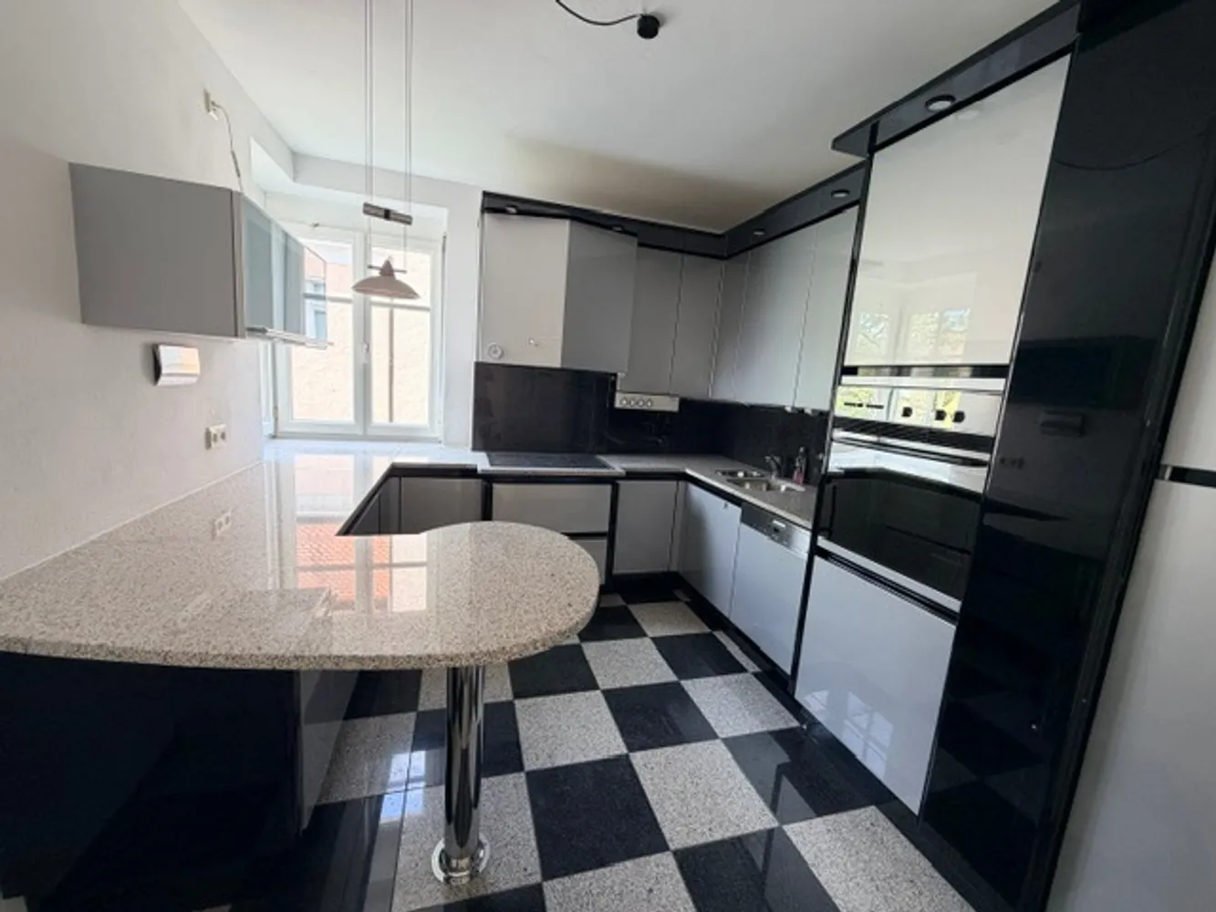 2 Zimmer Wohnung mit 100 m² in Regensburg – Bild 5