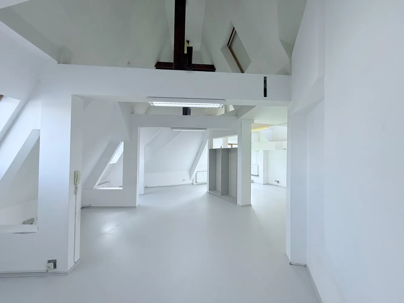 4 Zimmer Wohnung mit 211 m² in Berlin – Bild 11