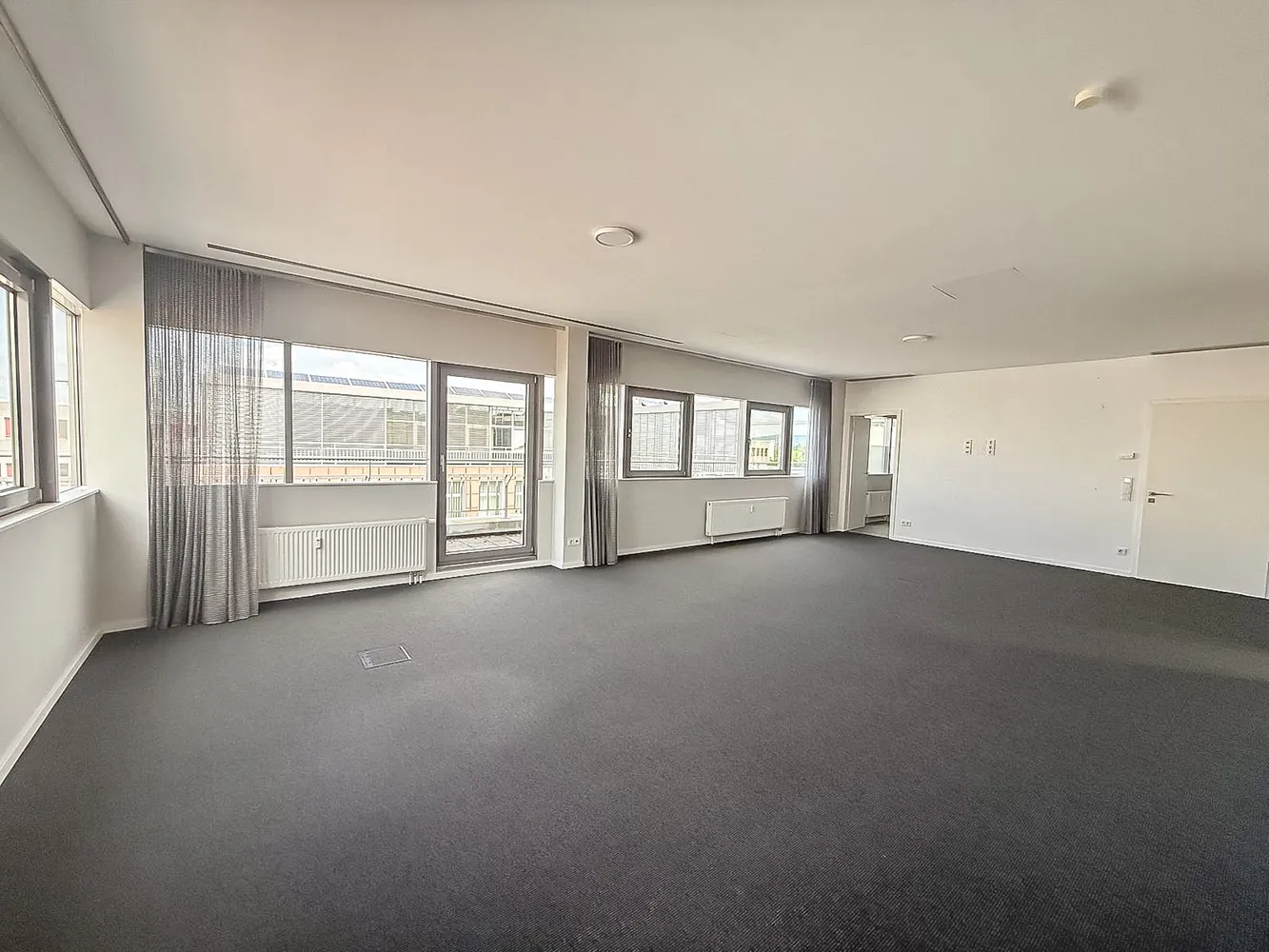 5 Zimmer Wohnung mit 162 m² in Frankfurt am Main – Bild 3