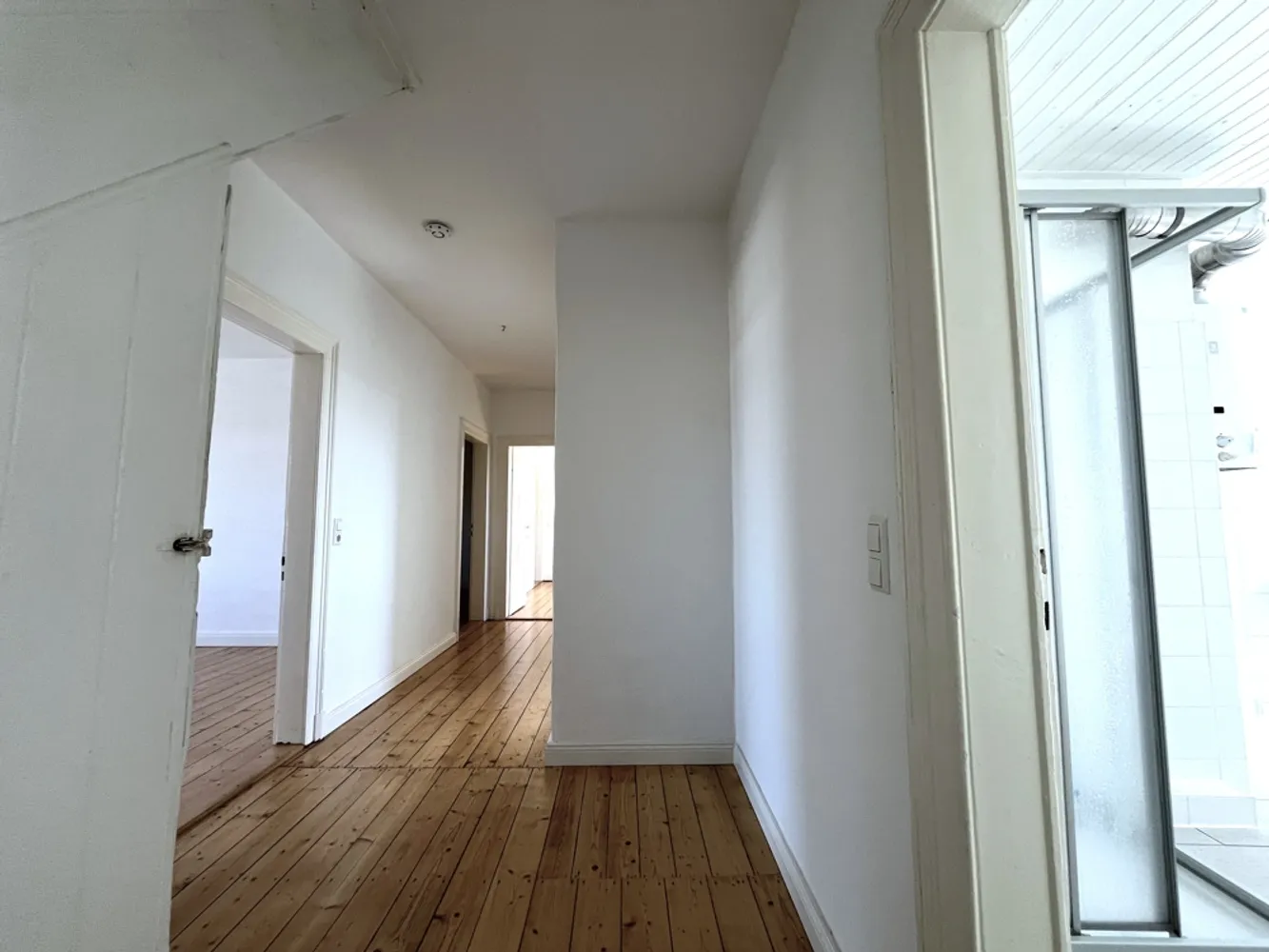 4 Zimmer Wohnung mit 105 m² in Hannover – Bild 3