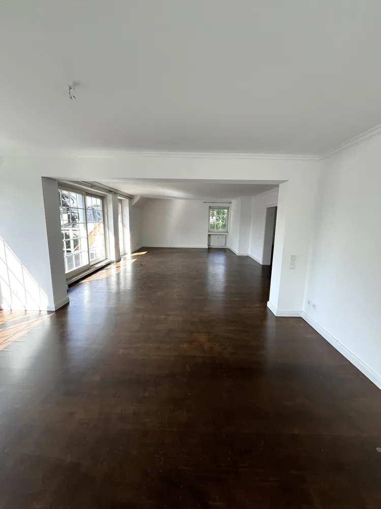 6 Zimmer Wohnung mit 201 m² in Düsseldorf – Bild 4