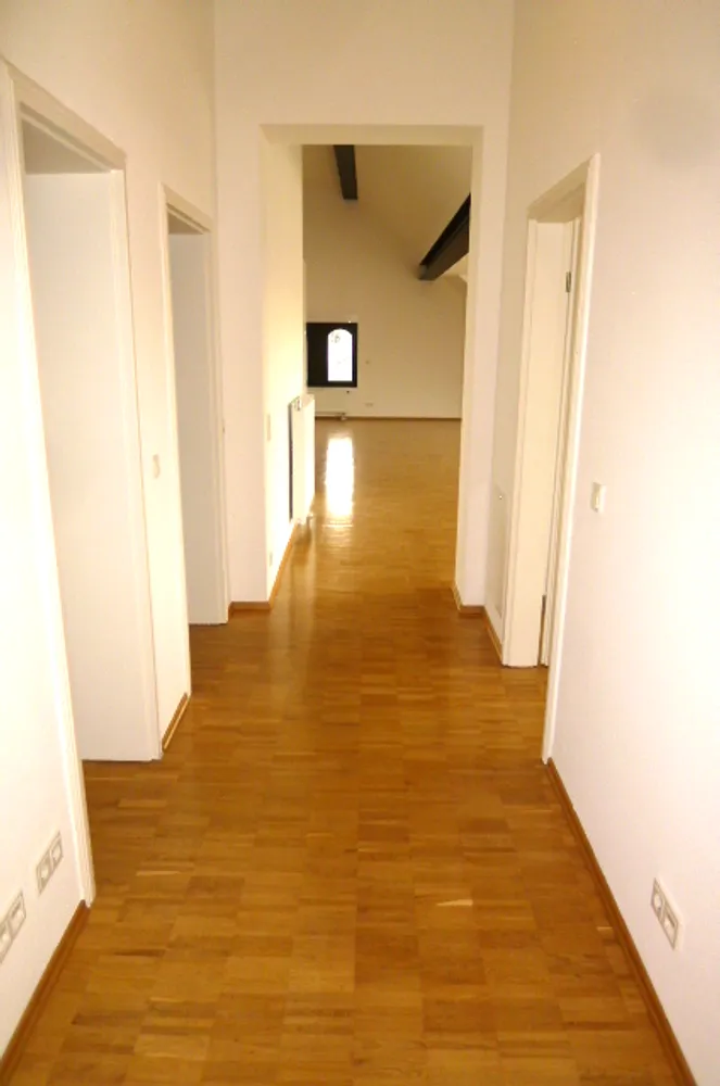 4 Zimmer Wohnung mit 131 m² in Wiesbaden – Bild 4