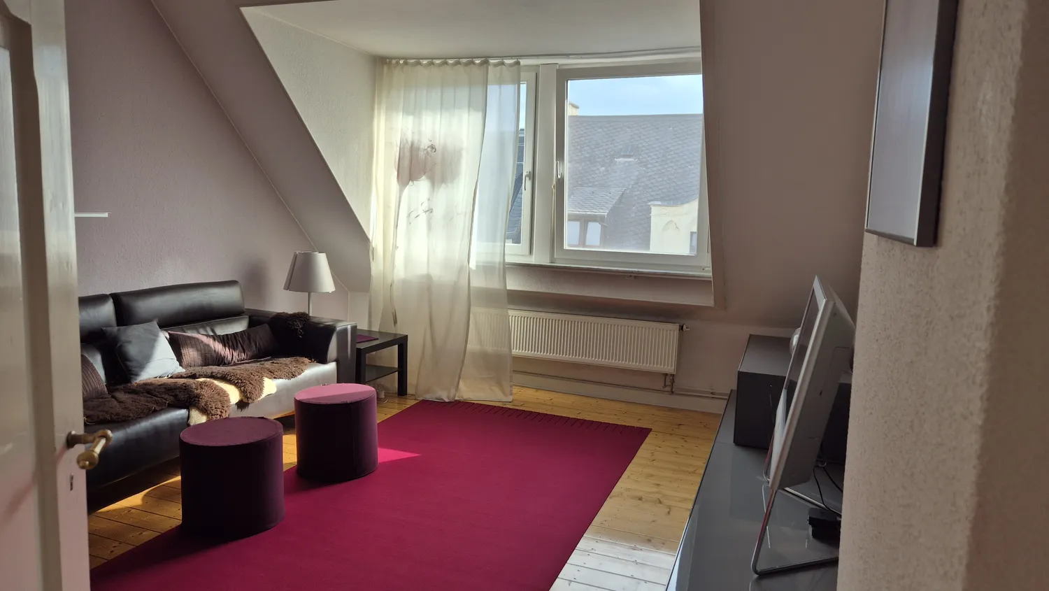 4 Zimmer Wohnung mit 111 m² in Wiesbaden – Bild 2
