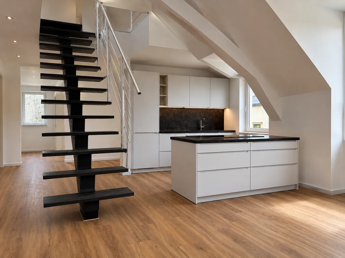 2 Zimmer Wohnung mit 106 m² in München – Bild 2
