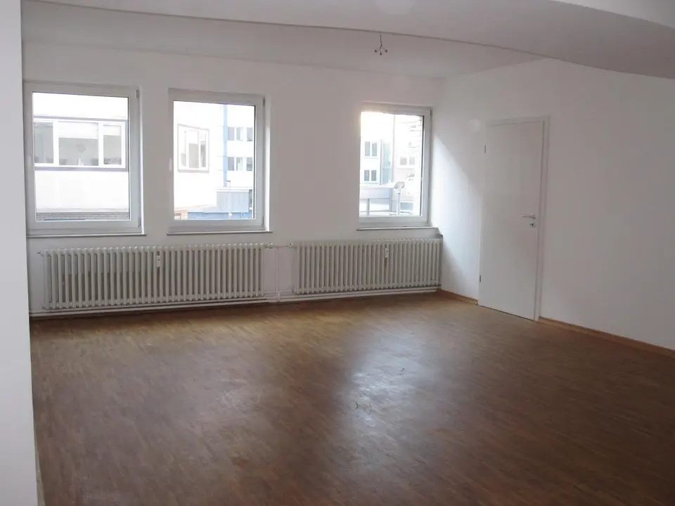 2 Zimmer Wohnung mit 81 m² in Hannover – Bild 2