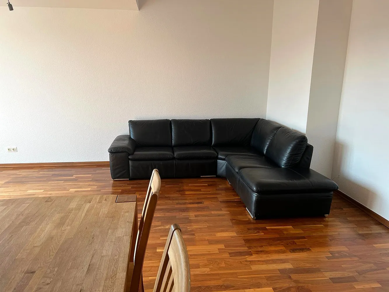 4 Zimmer Wohnung mit 125 m² in Düsseldorf – Bild 2