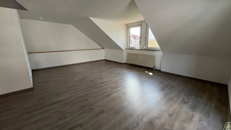 4 Zimmer Wohnung mit 95 m² in Werdau – Bild 2