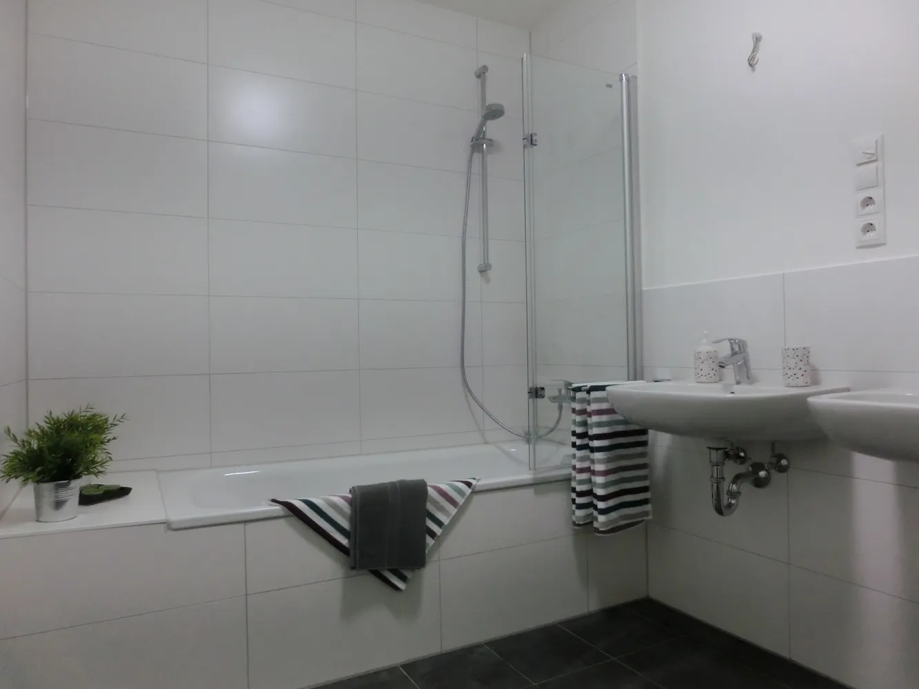 3 Zimmer Wohnung mit 98 m² in Düsseldorf – Bild 4