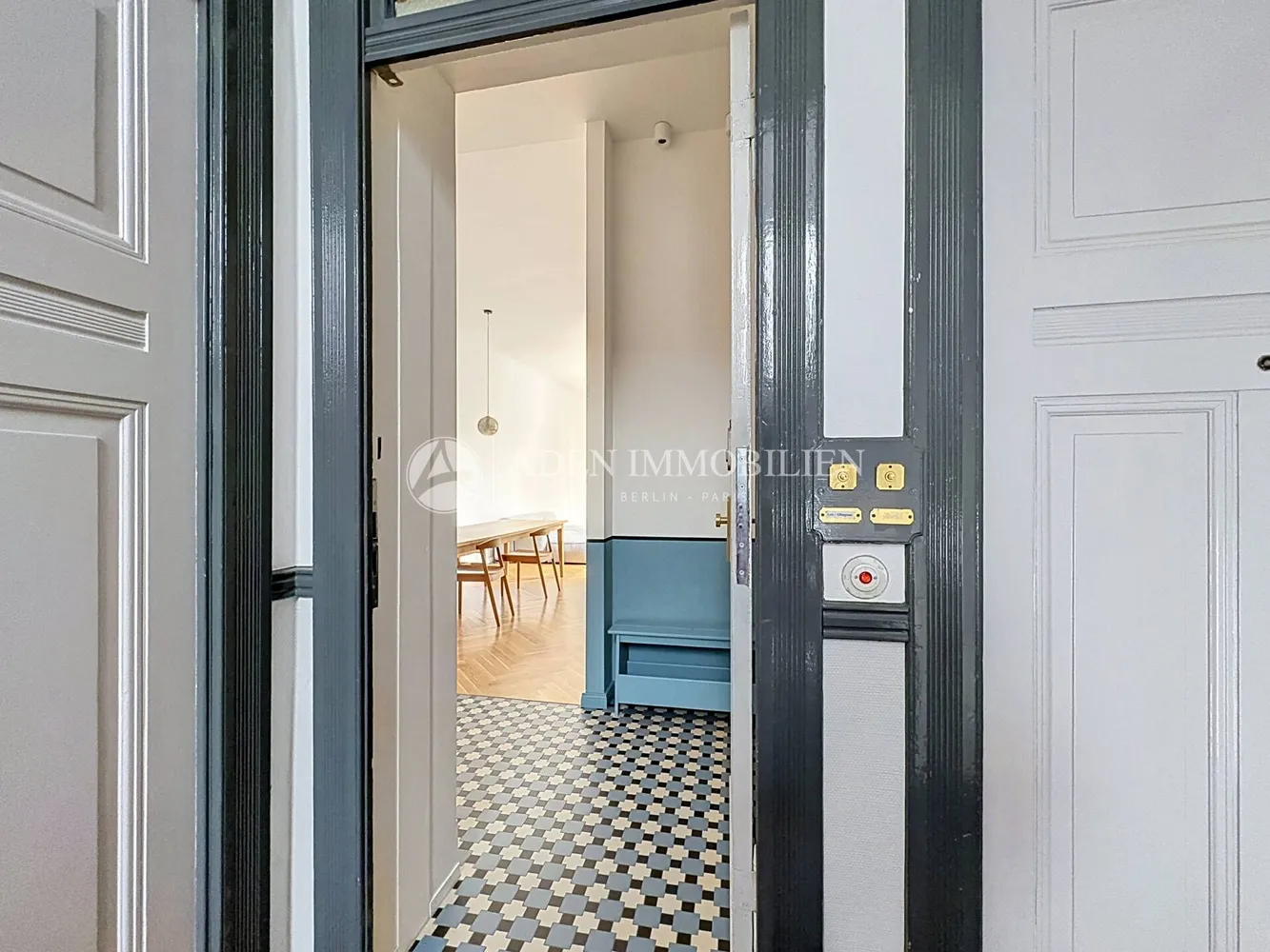 4 Zimmer Wohnung mit 120 m² in Berlin – Bild 2
