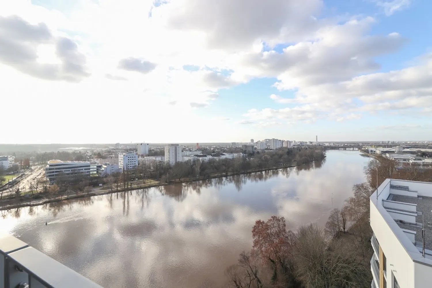 2 Zimmer Wohnung mit 79 m² in Frankfurt am Main – Bild 2