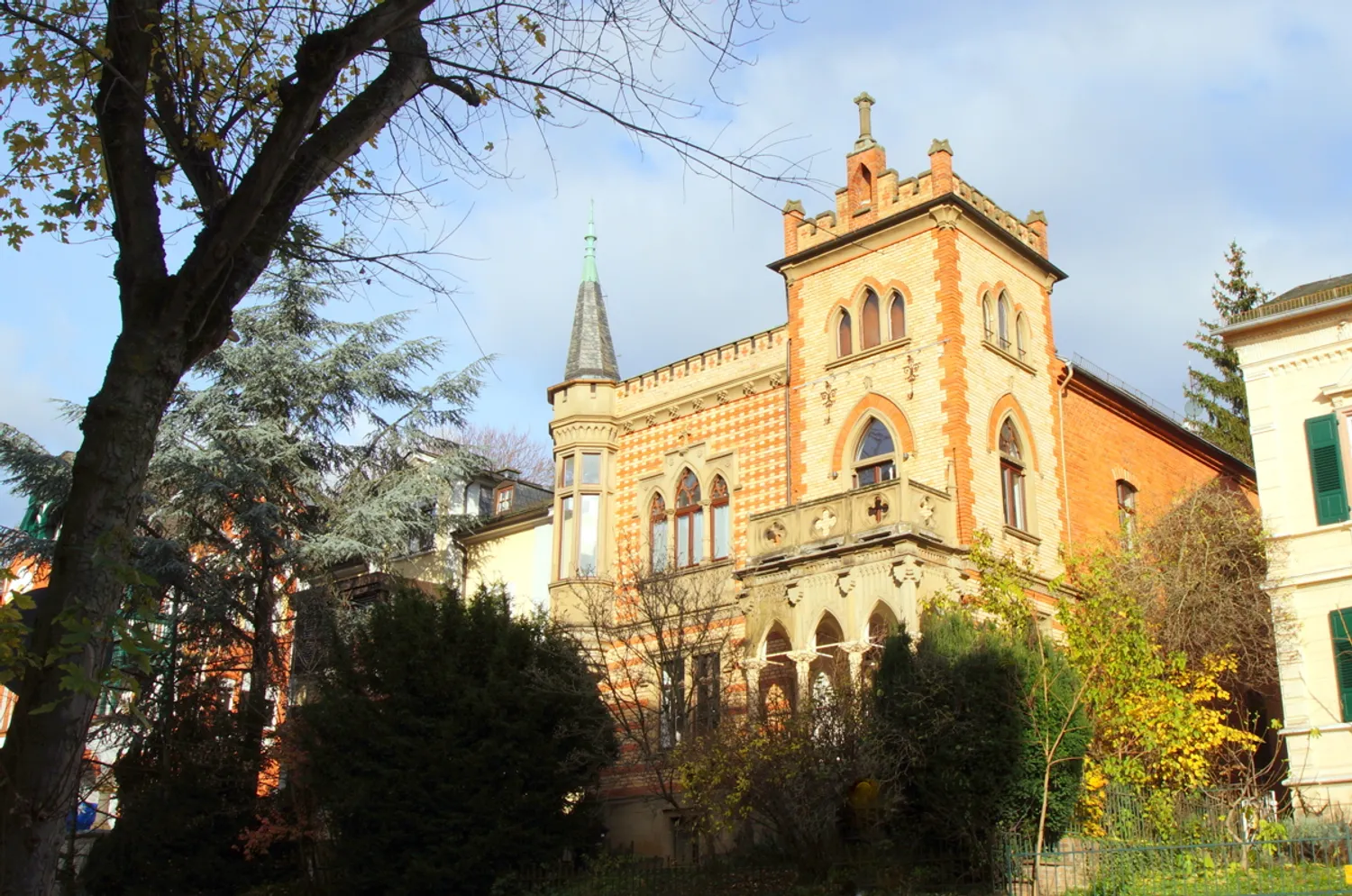 4 Zimmer Wohnung mit 125 m² in Wiesbaden – Bild 3