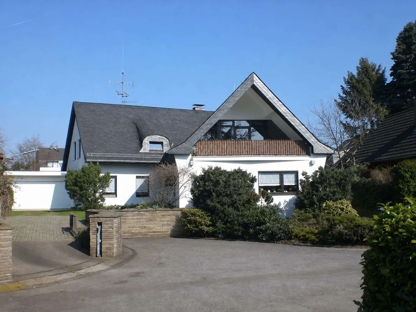 3 Zimmer Wohnung mit 130 m² in Köln – Bild 1