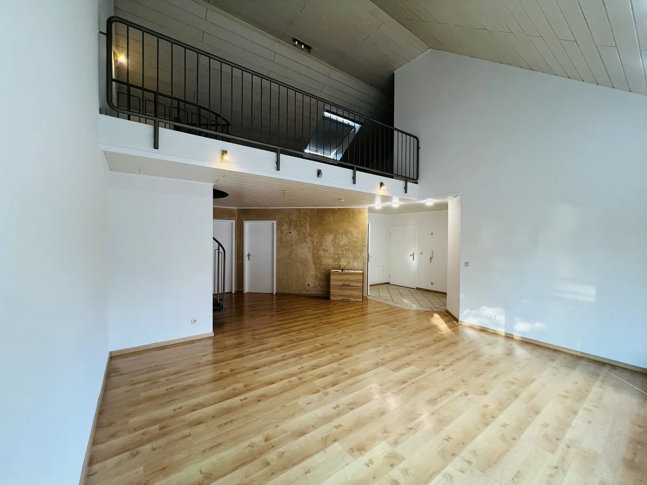 3 Zimmer Wohnung mit 94 m² in Ludwigshafen am Rhein – Bild 2