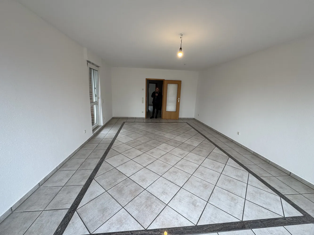 2 Zimmer Wohnung mit 81 m² in Essen – Bild 2