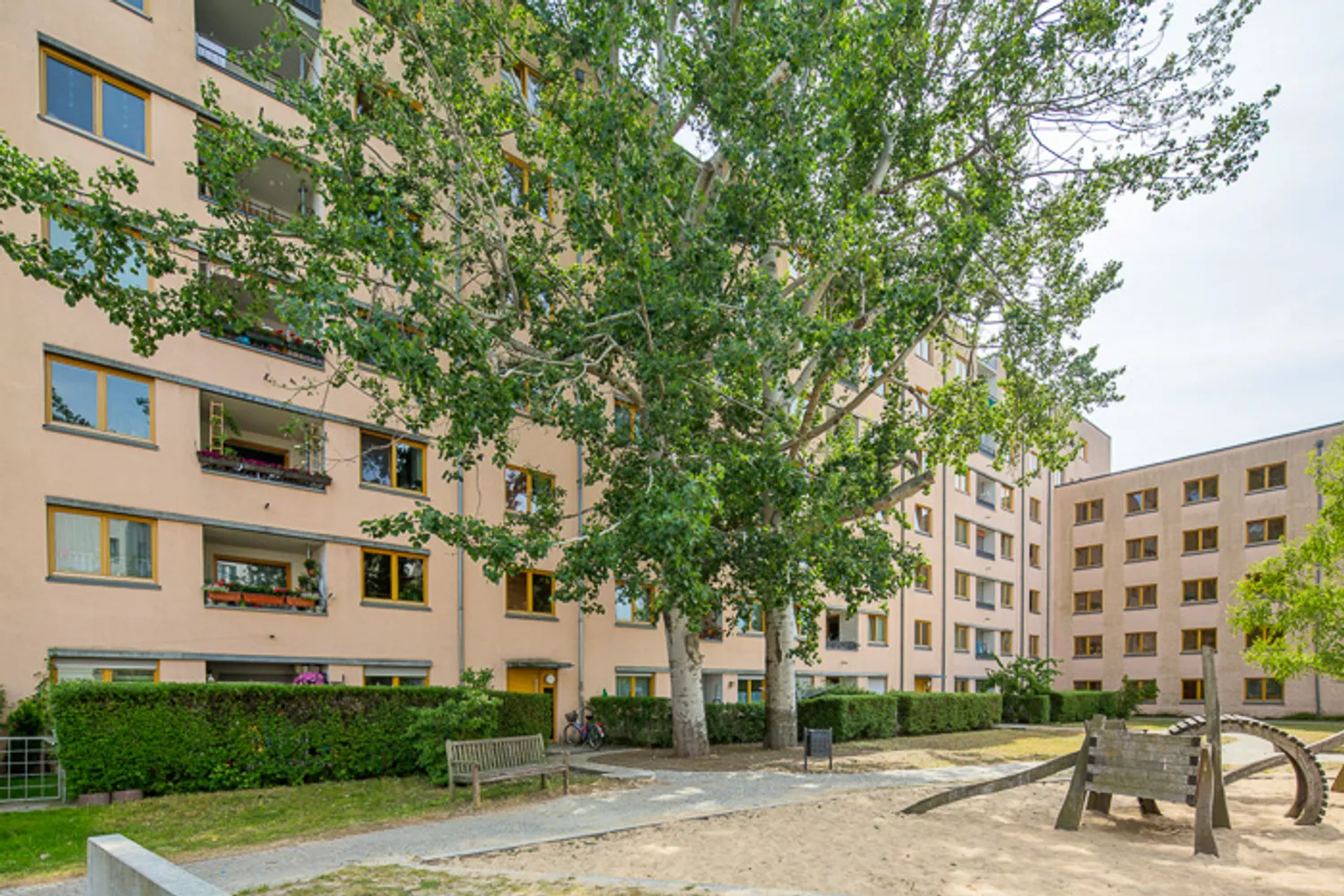 2 room apartment with 45 m² in Berlin – Photo 1