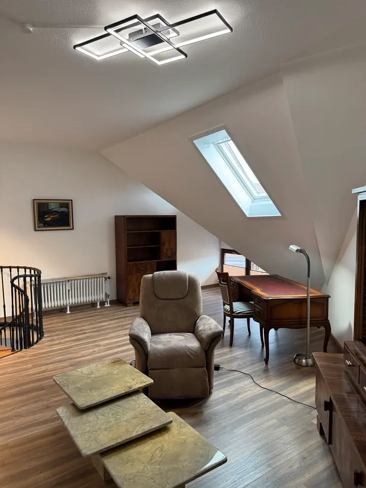 5 Zimmer Wohnung mit 120 m² in Freiburg im Breisgau – Bild 2