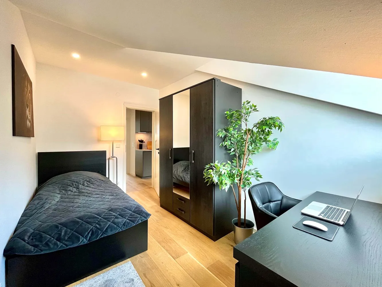 Shared room with 11 m² in Munich – Photo 2