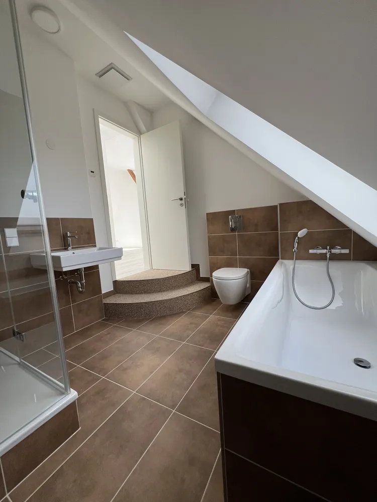 2 Zimmer Wohnung mit 80 m² in Berlin – Bild 12