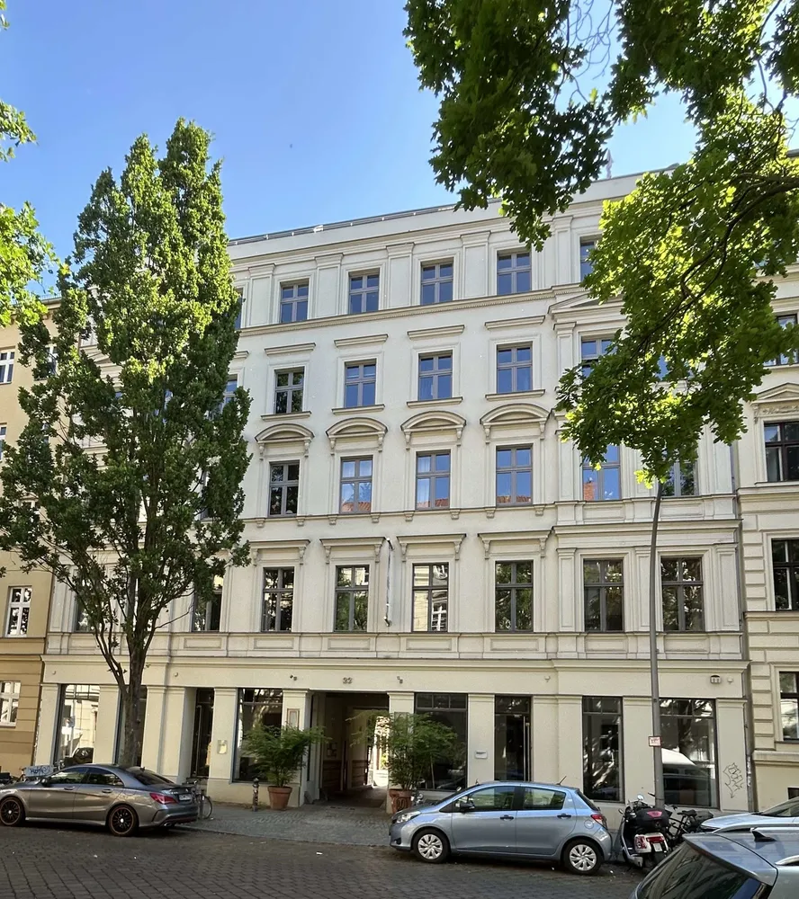 2 Zimmer Wohnung mit 81 m² in Berlin – Bild 2