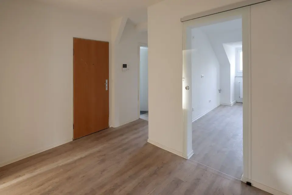 2 Zimmer Wohnung mit 100 m² in Bochum – Bild 2