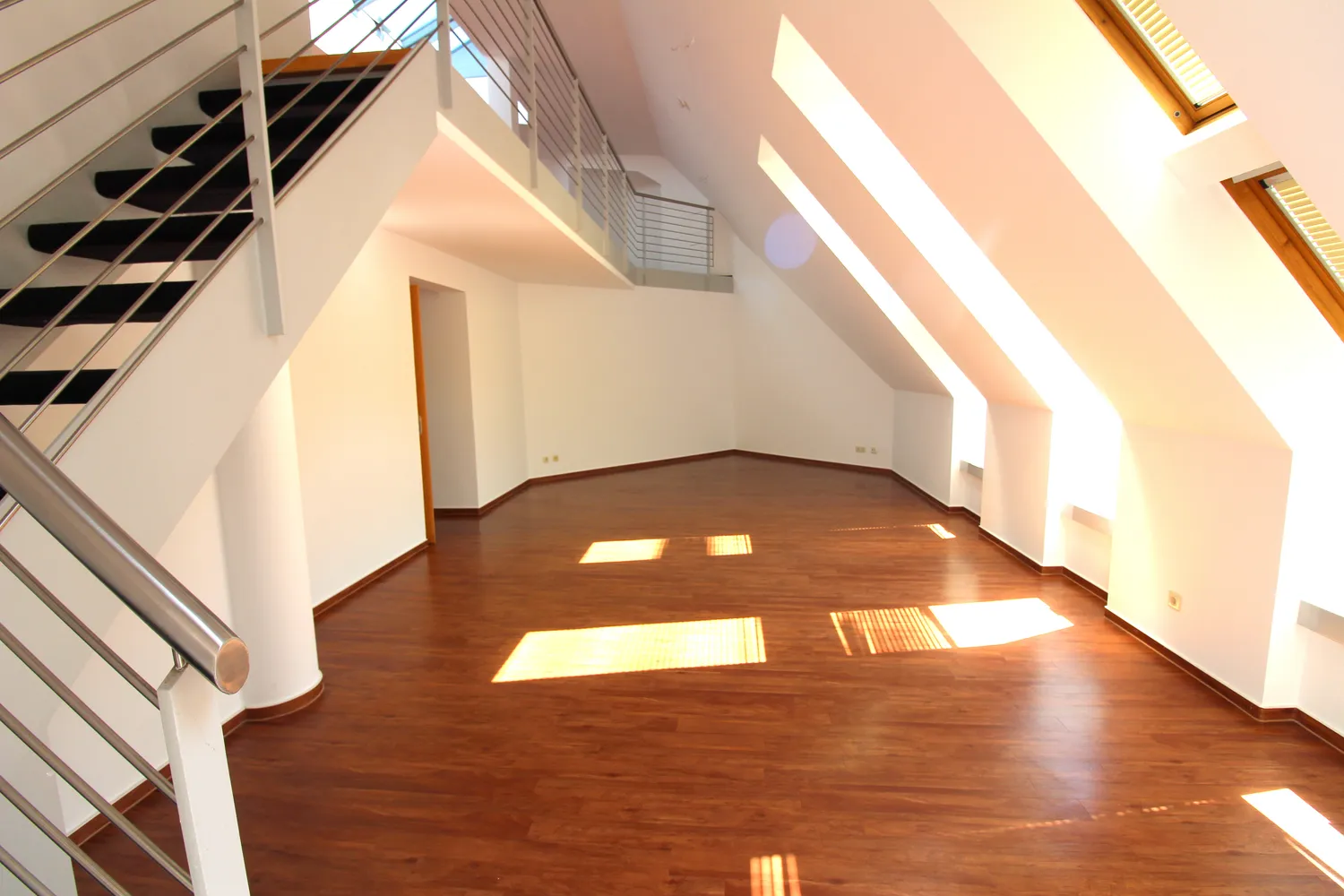 3 Zimmer Wohnung mit 137 m² in Düsseldorf – Bild 1