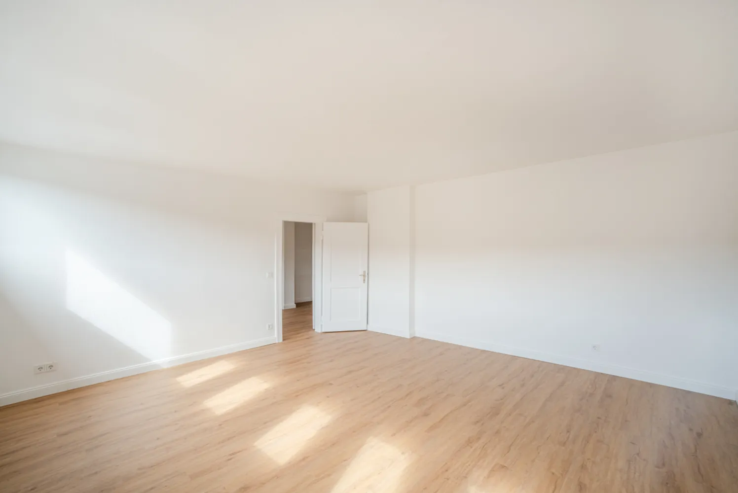 2 room apartment with 54 m² in Düsseldorf – Photo 2