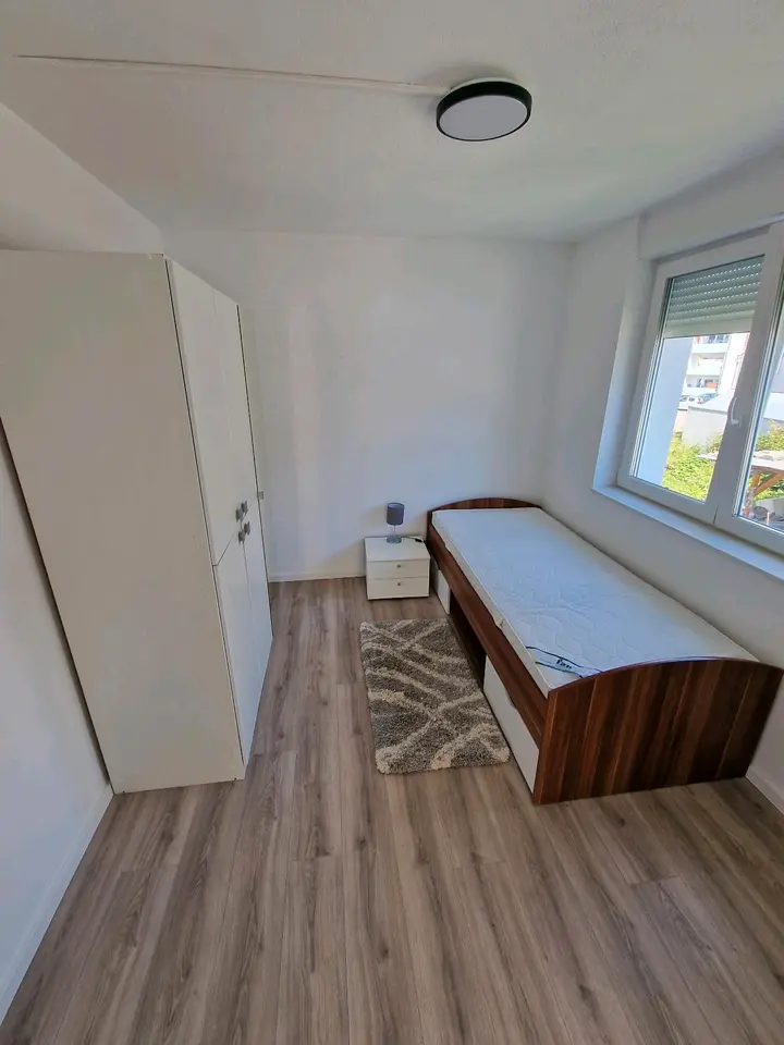 10 Zimmer Wohnung mit 100 m² in Bühl – Bild 1