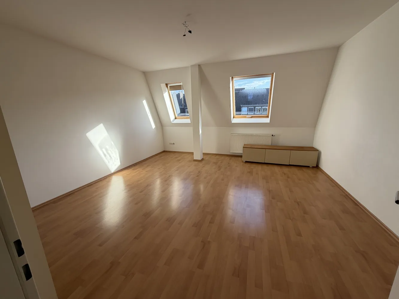 4 Zimmer Wohnung mit 99 m² in Düsseldorf – Bild 8