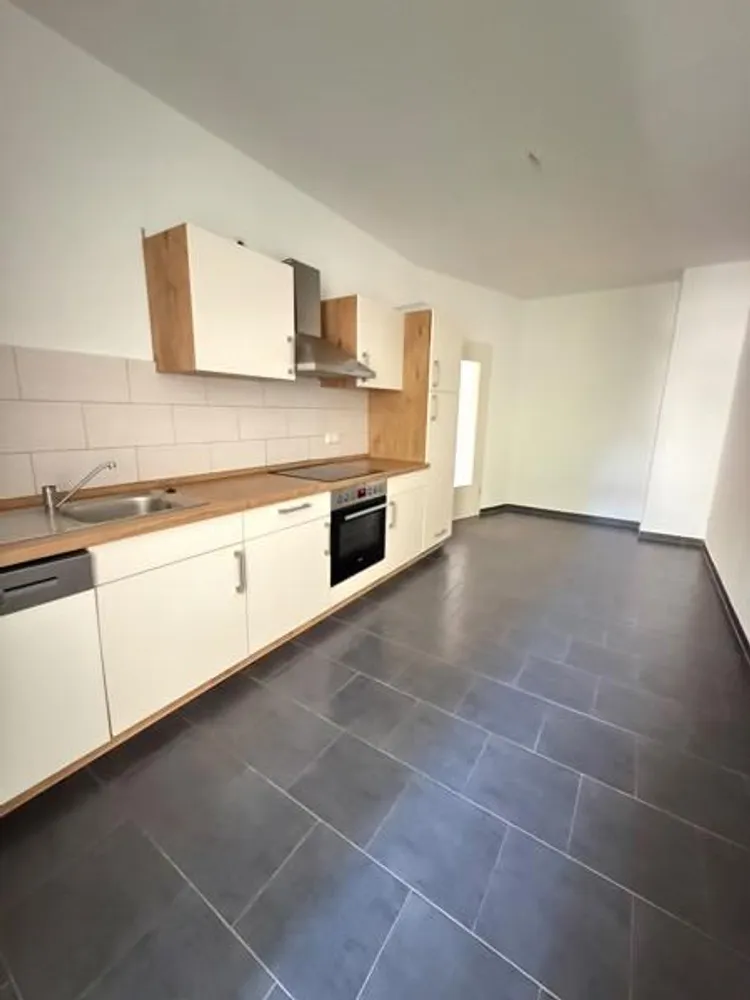 3 Zimmer Wohnung mit 102 m² in Dresden – Bild 1
