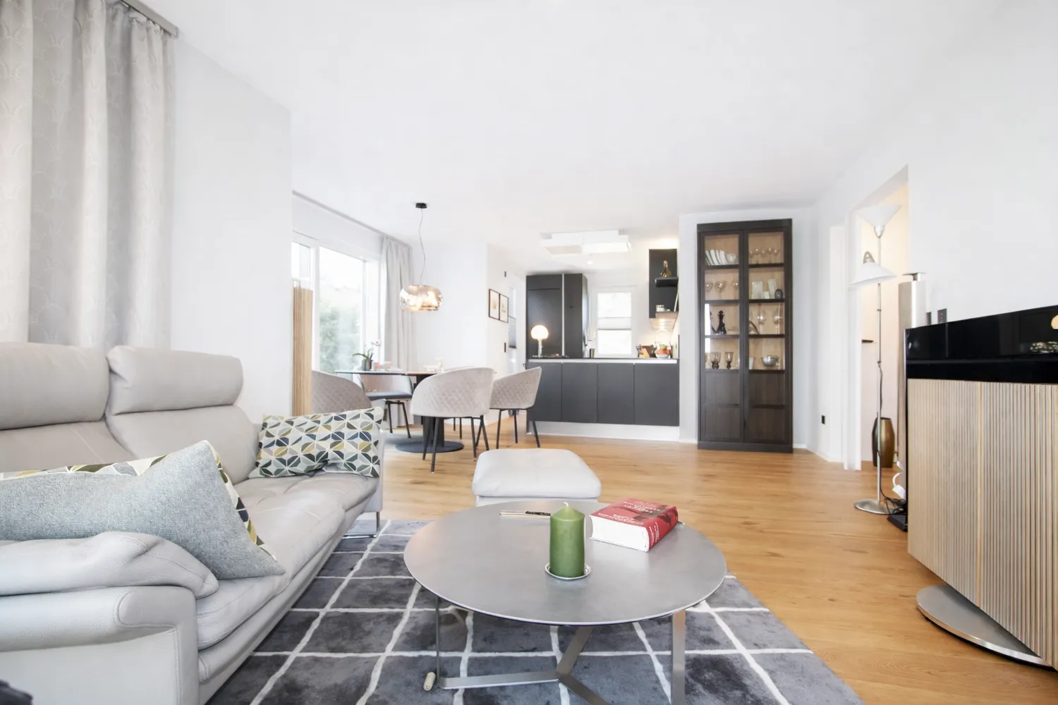 4 Zimmer Wohnung mit 110 m² in München – Bild 1