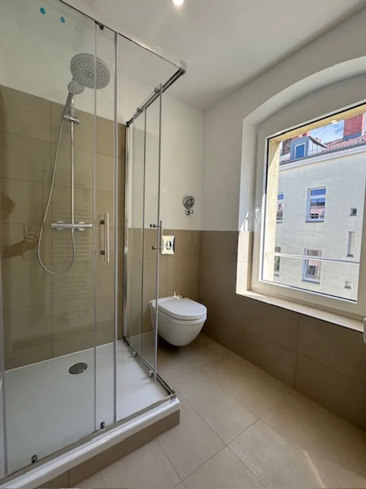 2 Zimmer Wohnung mit 77 m² in Berlin – Bild 7