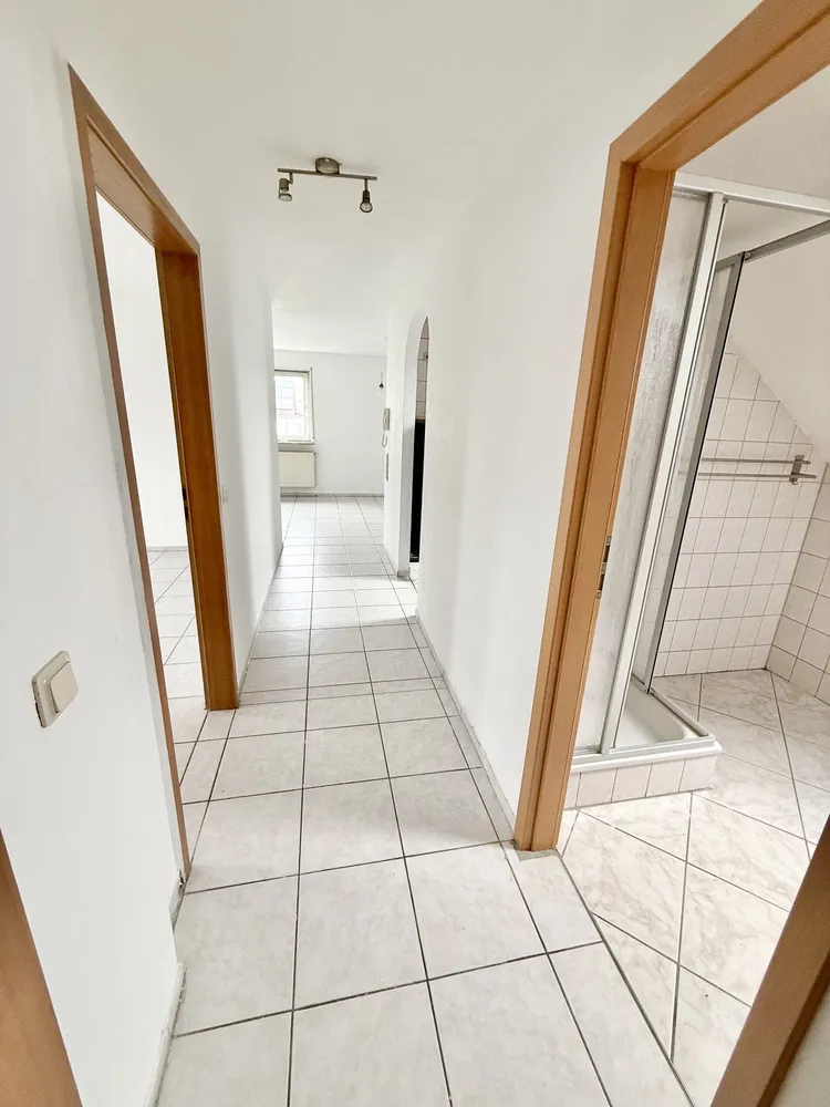 2 Zimmer Wohnung mit 54 m² in Homburg – Bild 2
