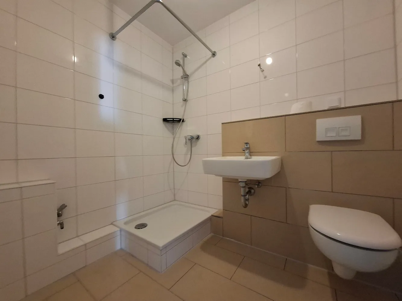2 room apartment with 62 m² in Berlin – Photo 2