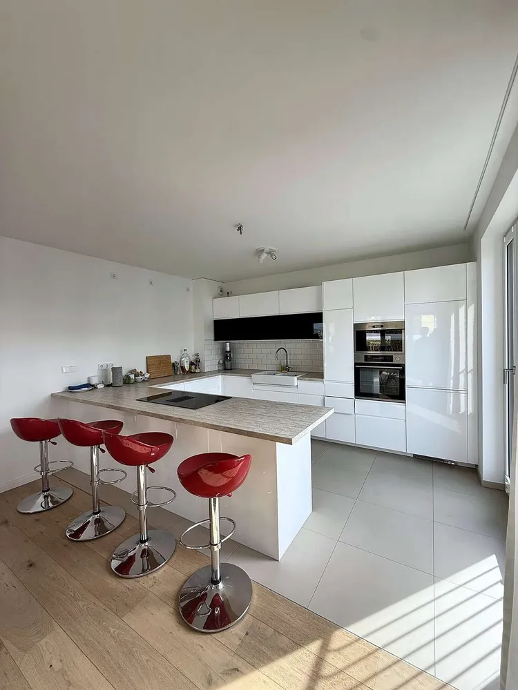 4 Zimmer Wohnung mit 123 m² in Hamburg – Bild 2