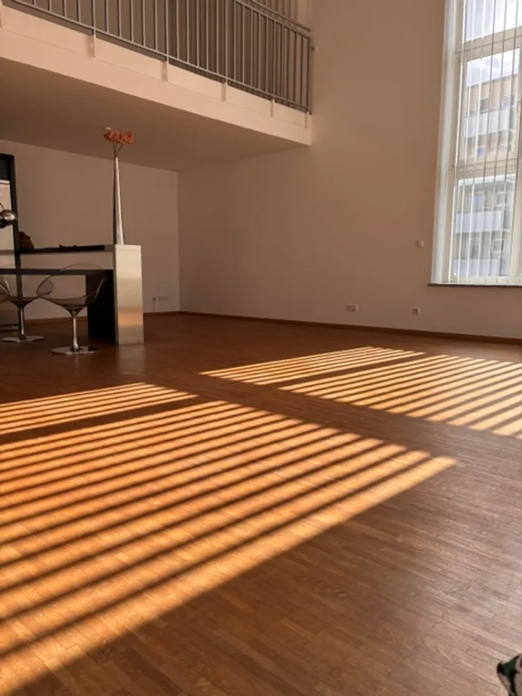 2 Zimmer Wohnung mit 108 m² in München – Bild 5