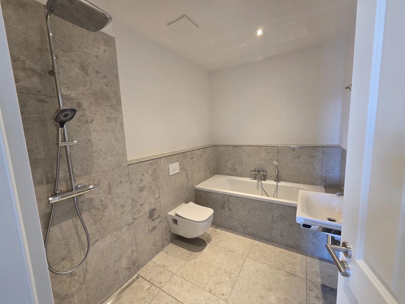 4 Zimmer Wohnung mit 138 m² in Halle (Saale) – Bild 5