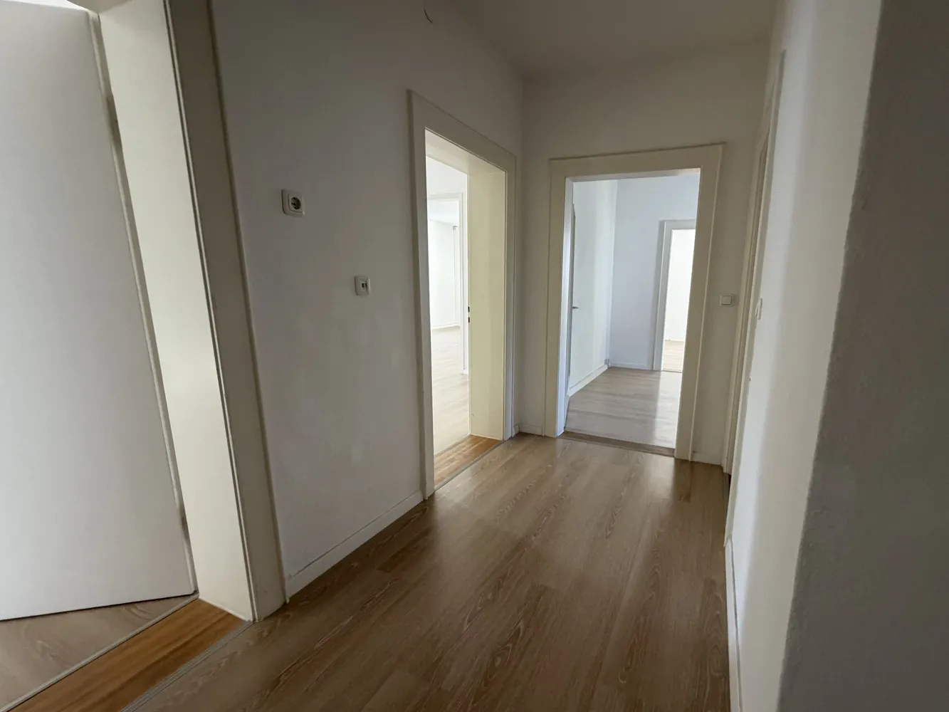 3 Zimmer Wohnung mit 96 m² in München – Bild 2