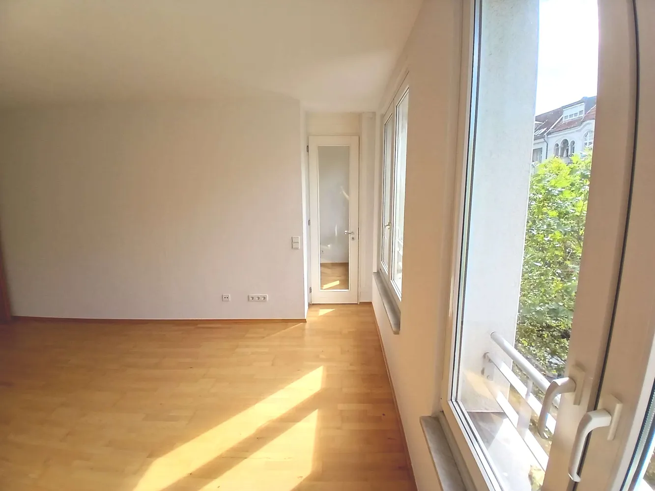2 Zimmer Wohnung mit 79 m² in Berlin – Bild 2