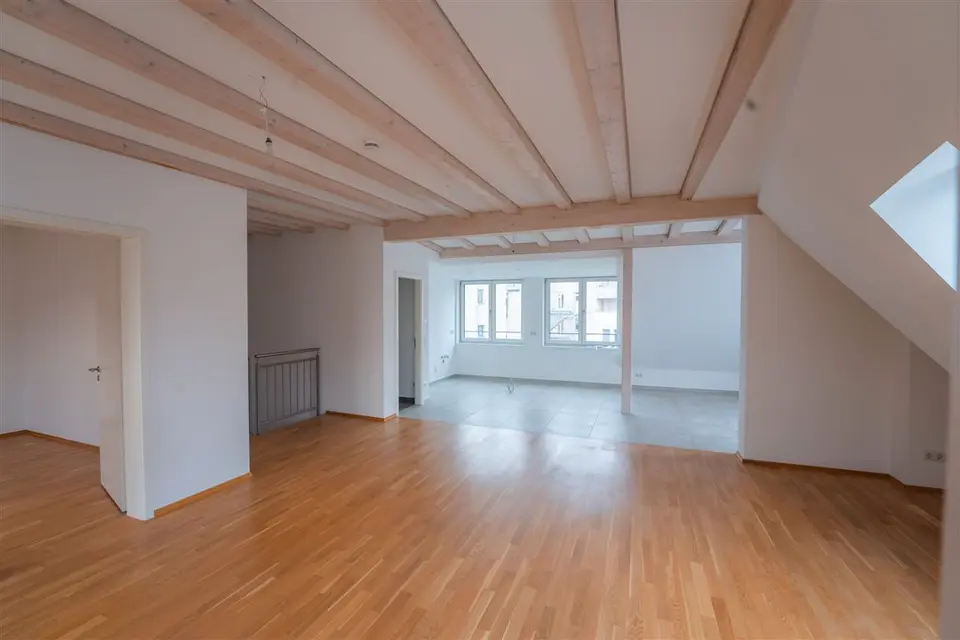 5 Zimmer Wohnung mit 184 m² in Leipzig – Bild 2