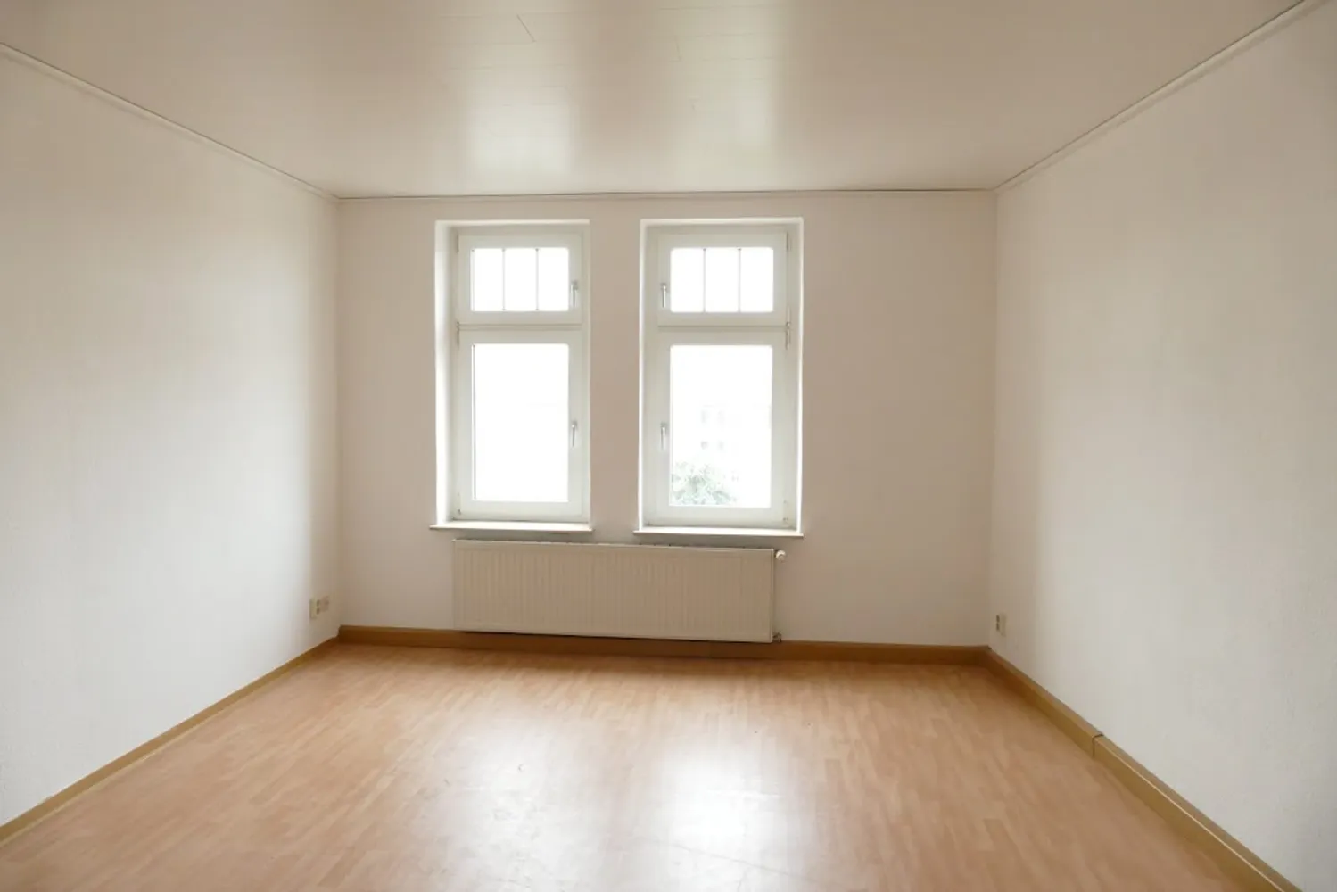 4 Zimmer Wohnung mit 104 m² in Naumburg (Saale) – Bild 1