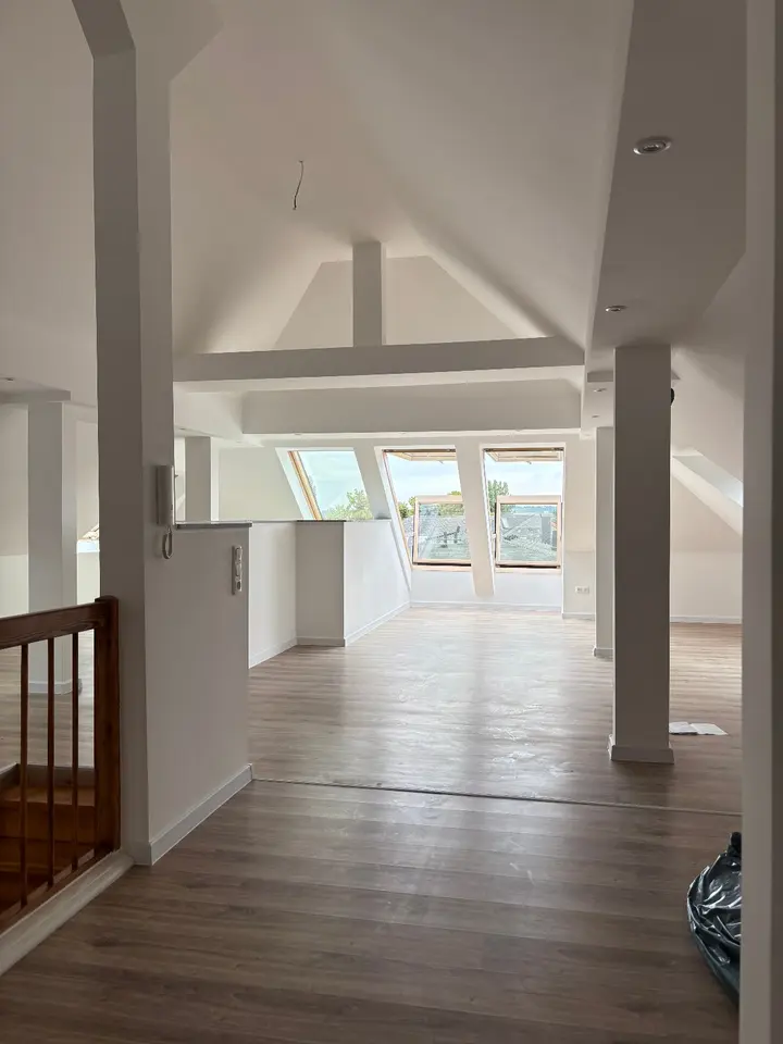 4 Zimmer Wohnung mit 120 m² in Dresden – Bild 1