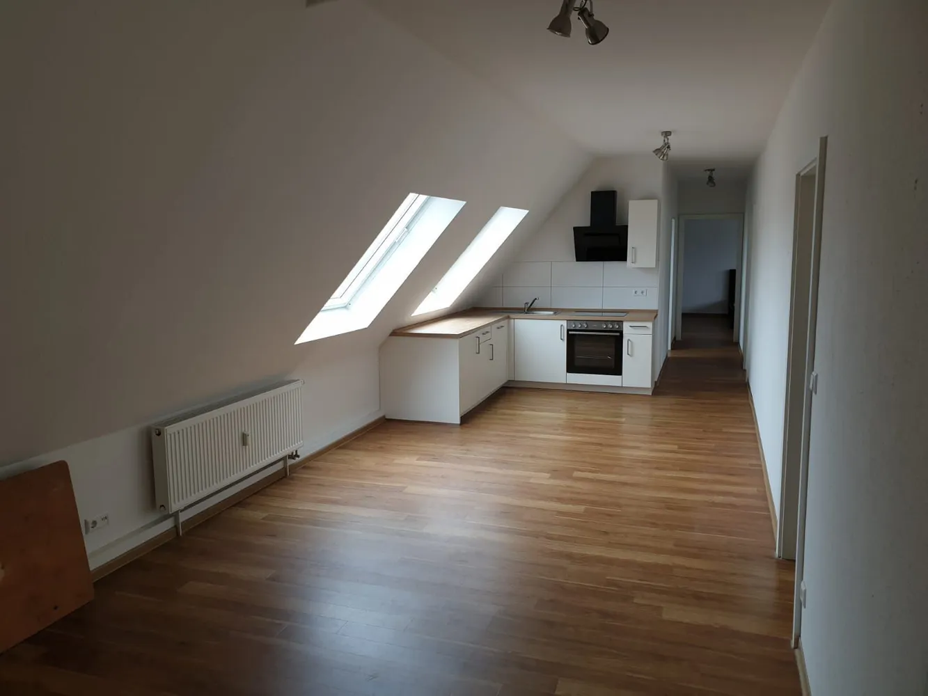 4 Zimmer Wohnung mit 99 m² in Karlsruhe – Bild 1