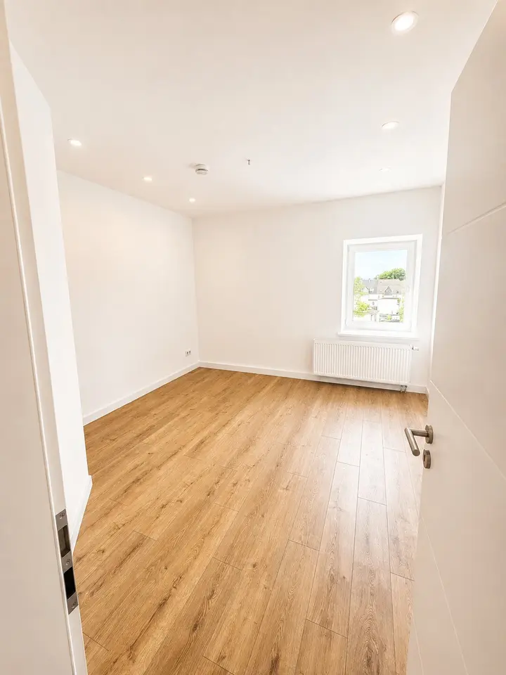 4 Zimmer Wohnung mit 113 m² in Chemnitz – Bild 2