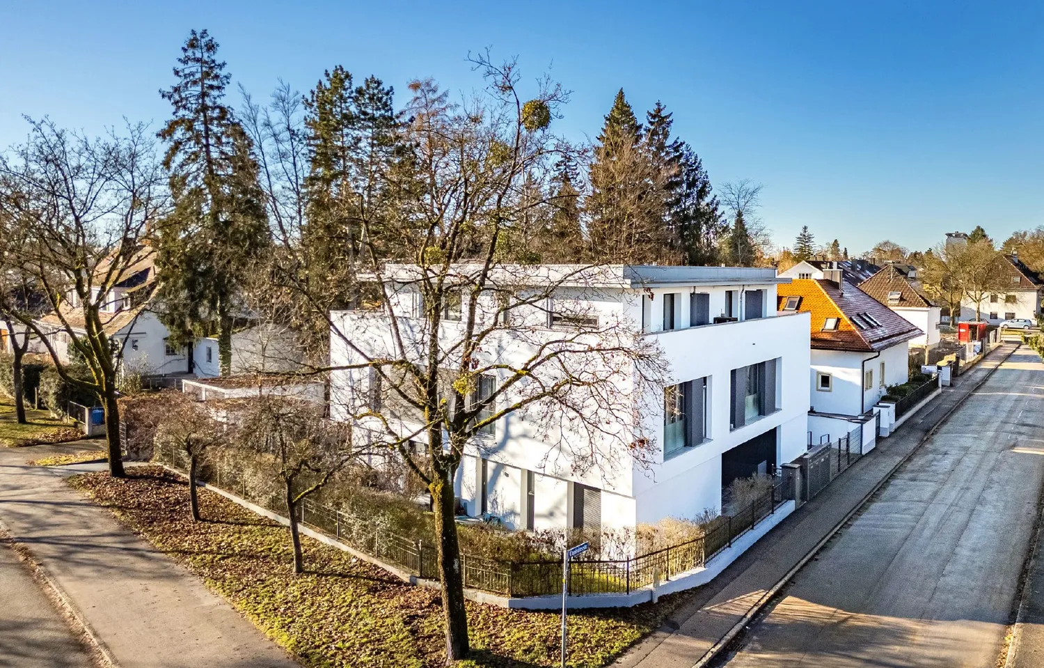 4 Zimmer Wohnung mit 137 m² in München – Bild 3
