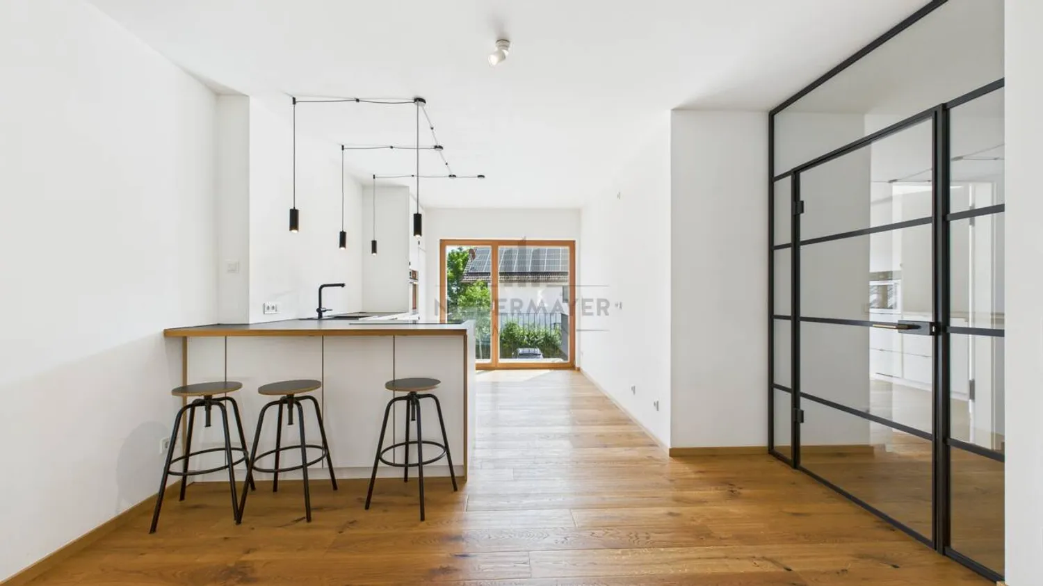 4 Zimmer Wohnung mit 123 m² in München – Bild 1
