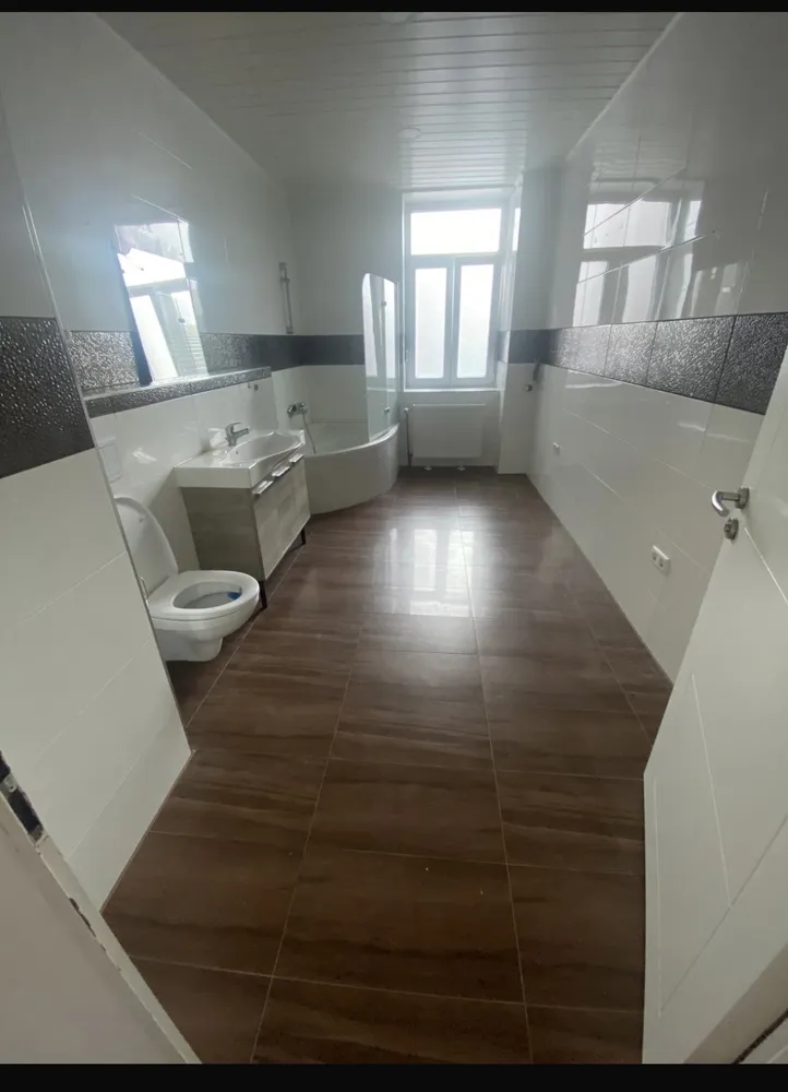 4 Zimmer Wohnung mit 120 m² in Karlsruhe – Bild 2