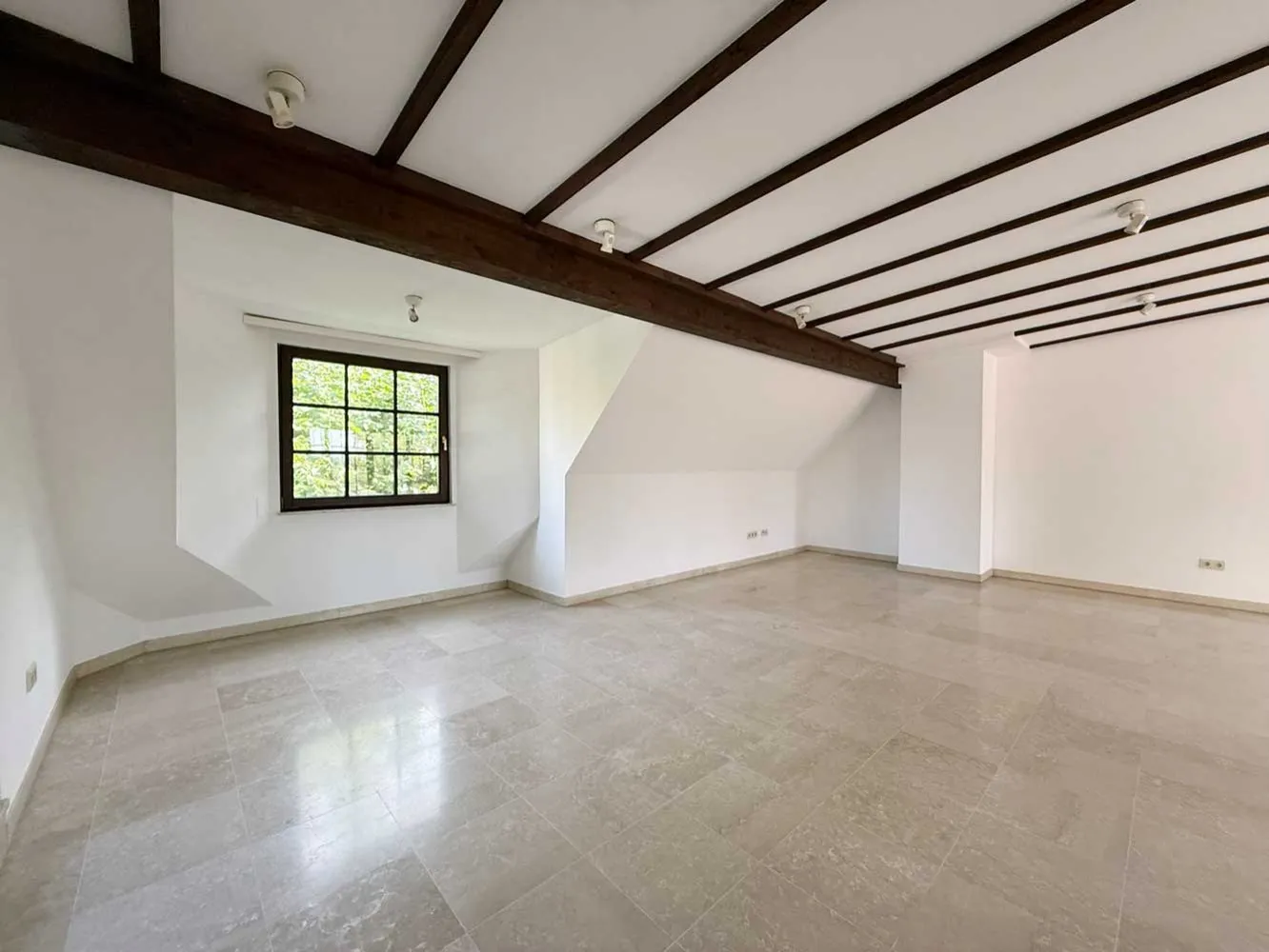 3 Zimmer Wohnung mit 152 m² in Frankfurt am Main – Bild 11