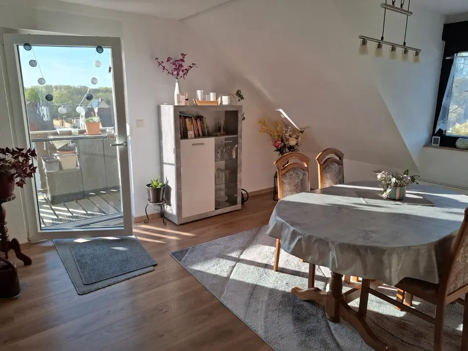 3 Zimmer Wohnung mit 90 m² in Bitterfeld-Wolfen – Bild 2